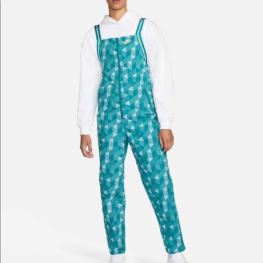 Nike fligh suit jumpsuit rompers one piece overalls
water resistant